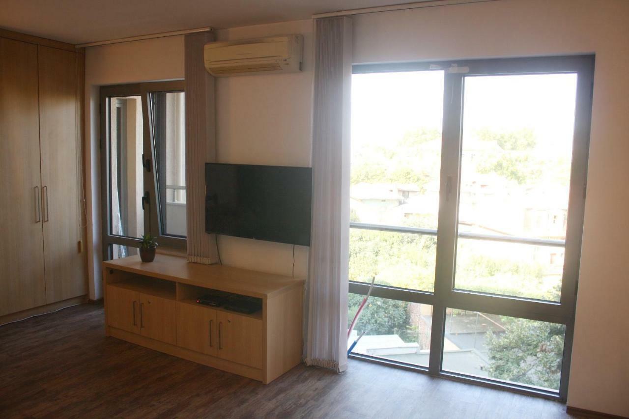 Central Square Apartment พลอฟดิฟ ภายนอก รูปภาพ
