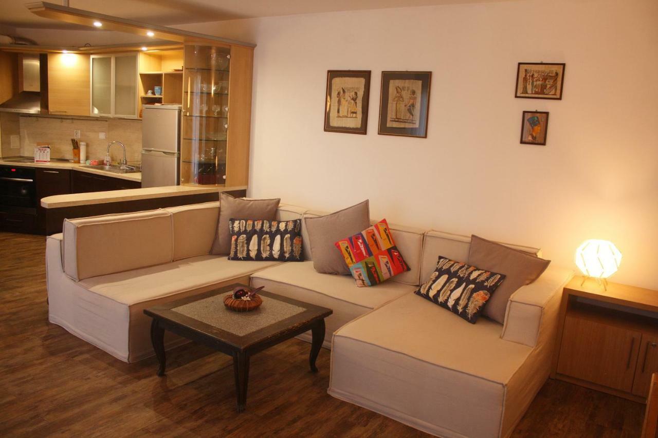 Central Square Apartment พลอฟดิฟ ภายนอก รูปภาพ